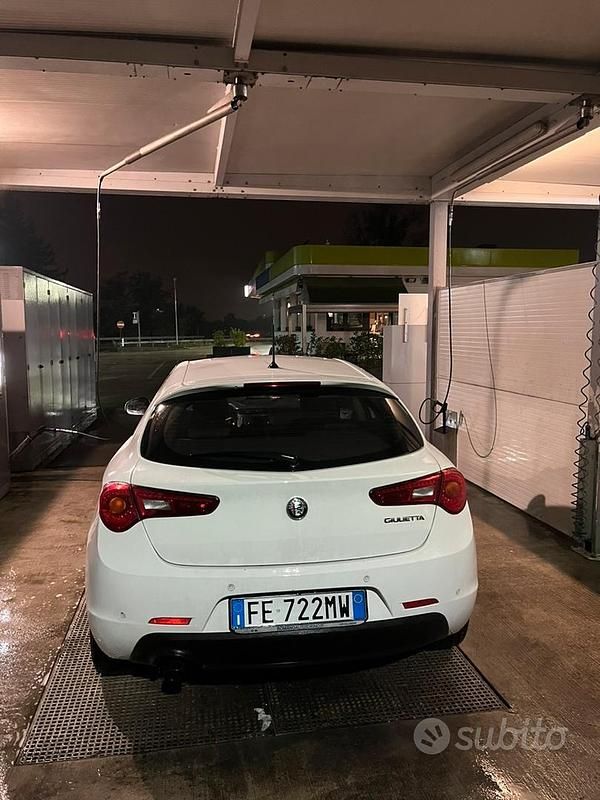 Usata Alfa Romeo Giulietta 2016 Bianco Utilitaria