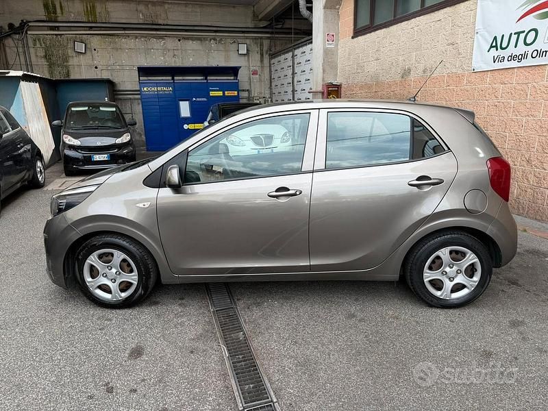 Usata Kia Picanto Style 65 CV (47 kW) 2020 Grigio Utilitaria