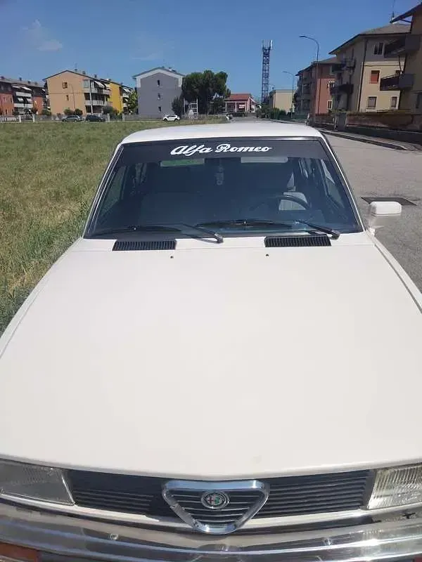 Usata Alfa Romeo Alfetta 109 CV (80 kW) 1982 Bianco Berlina