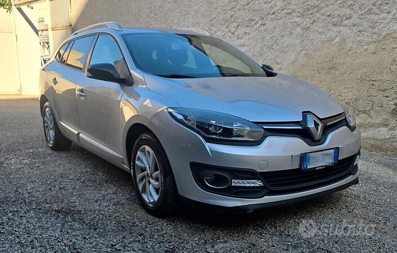 Grigio Usata 2016 Renault Mégane GrandTour LIMITED Station wagon | 6990 € (Super prezzo) - Immagine 1/4