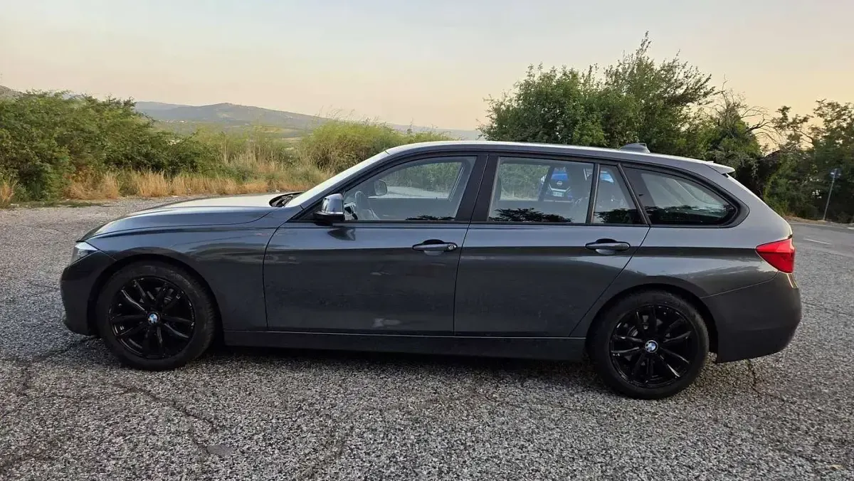 Usata BMW 318 Advantage 150 CV (110 kW) 2015 Grigio Station wagon