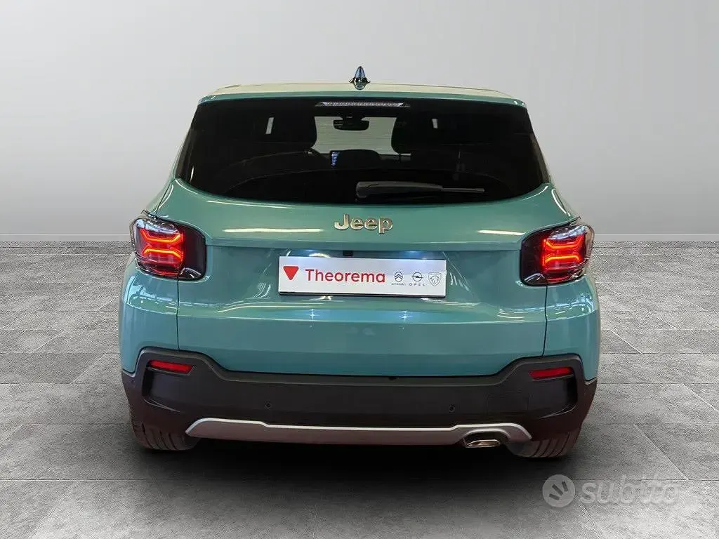 Usata Jeep Avenger Summit 101 CV (74 kW) 2024 Bianco SUV