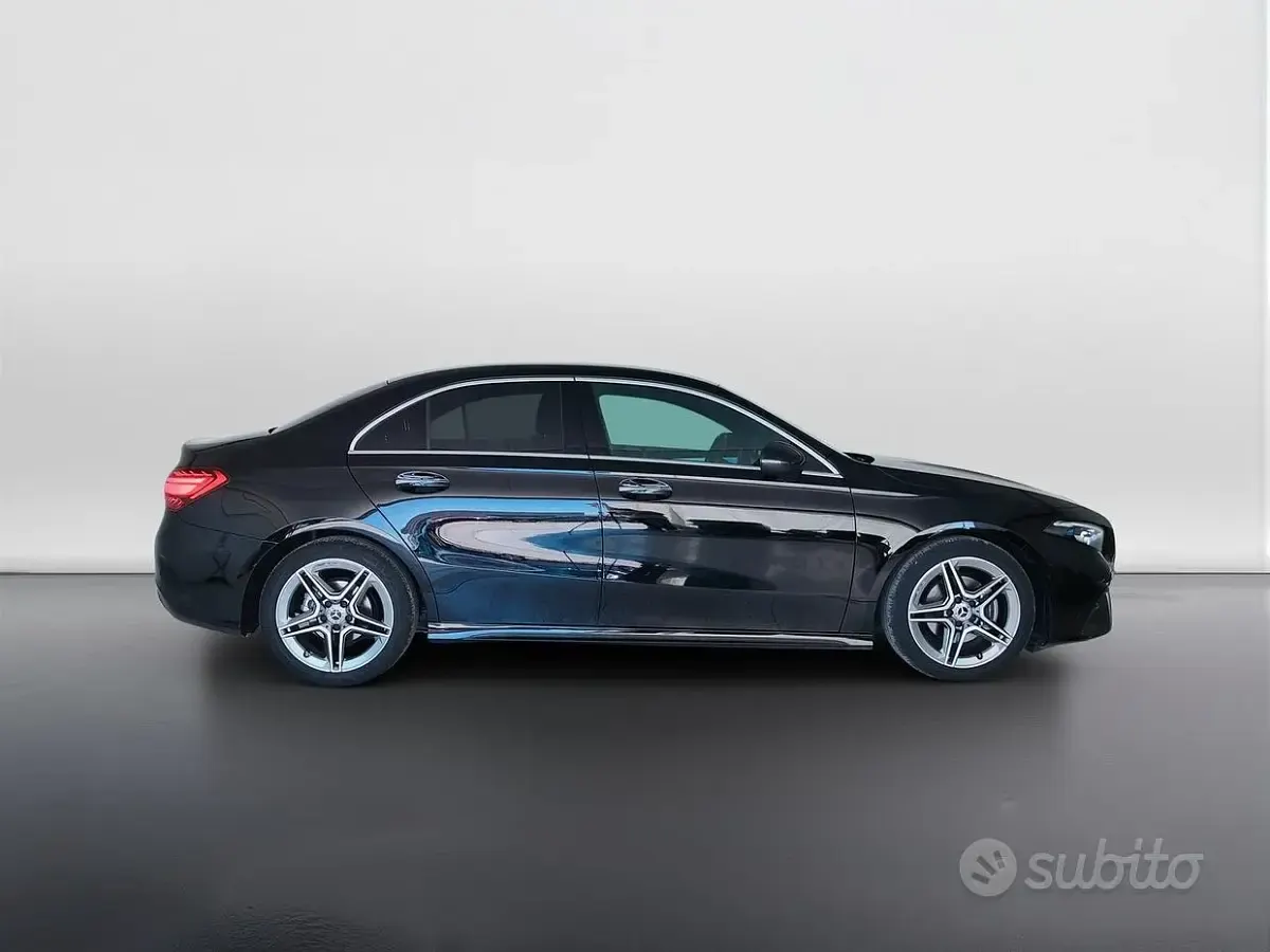 Usata Mercedes A180 Premium 116 CV (85 kW) 2025 Nero Berlina