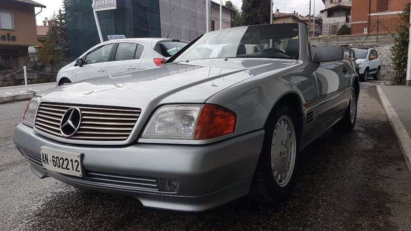 Begagnad Mercedes SL300 231 HK (169 kW) 1994 Silver Cab