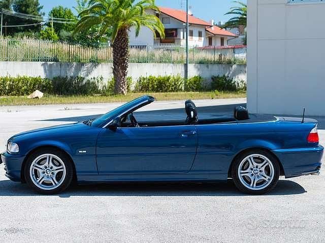Usata BMW 330 Efficient Dynamics 2001 Blu Cabrio