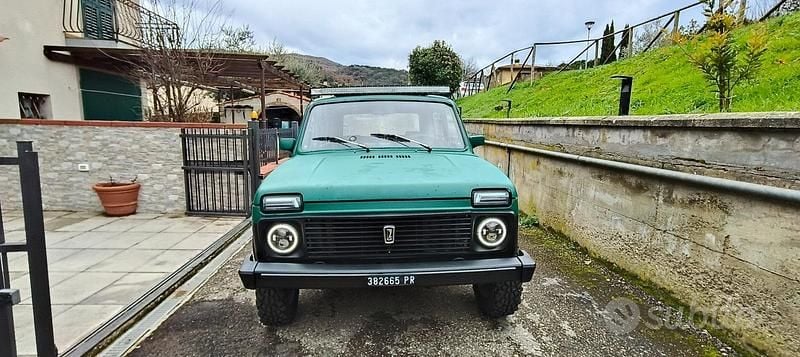 Usata Lada niva 78 CV (57 kW) 1982 Verde SUV