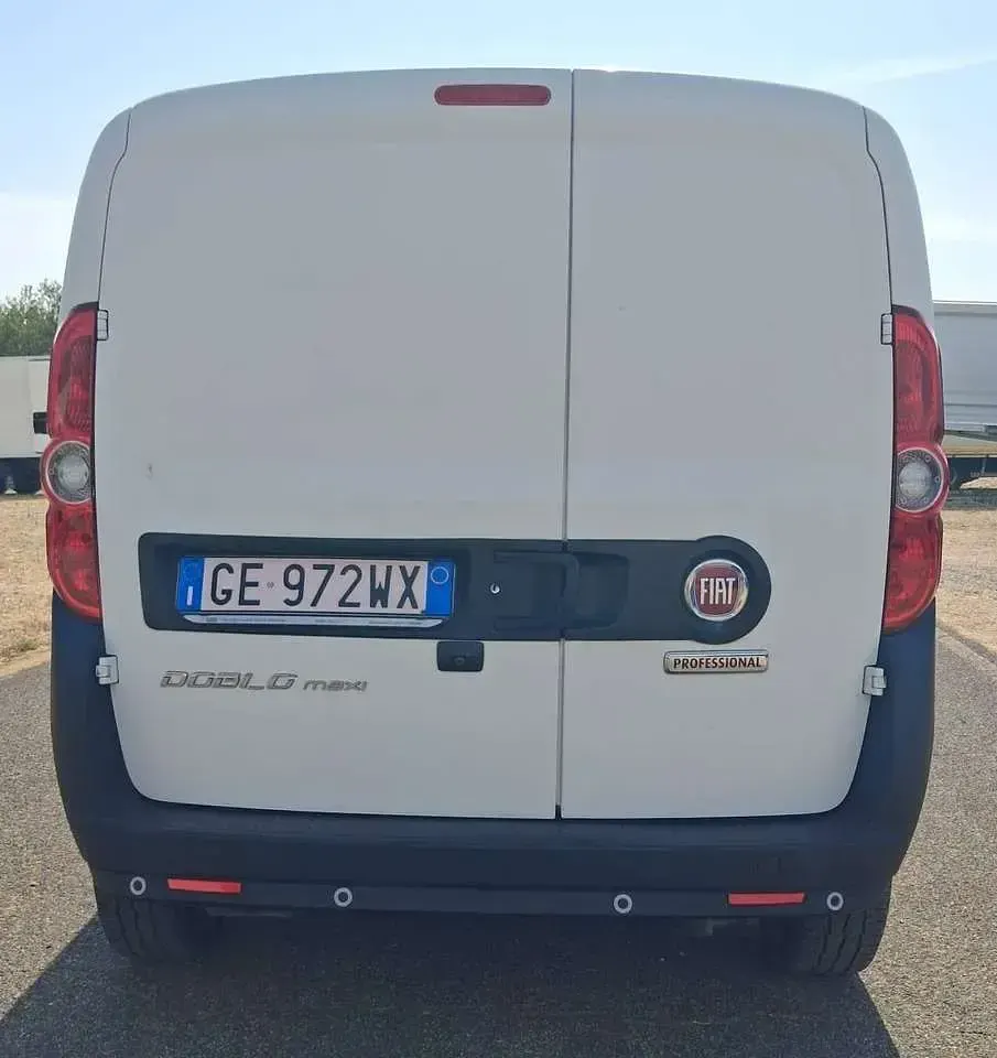 Usata Fiat Doblò S 105 CV (77 kW) 2021 Bianco Monovolume