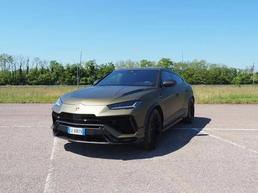 Nuova Lamborghini Urus 666 CV (489 kW) 2025 SUV