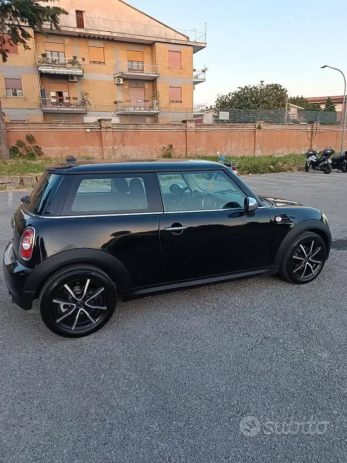 Usata Mini Cooper 122 CV (89 kW) 2012 Nero Utilitaria