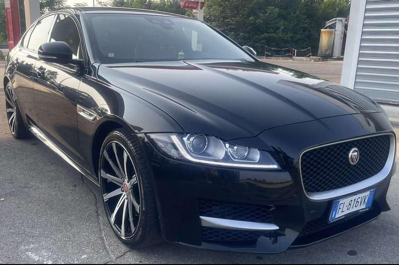Usata Jaguar XF Sportbrake R-Sport 241 CV (177 kW) 2018 Station wagon