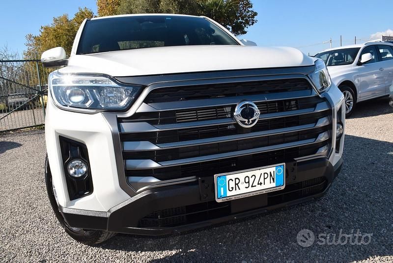Usata Ssangyong (KGM) Rexton 202 CV (148 kW) 2023 Bianco SUV