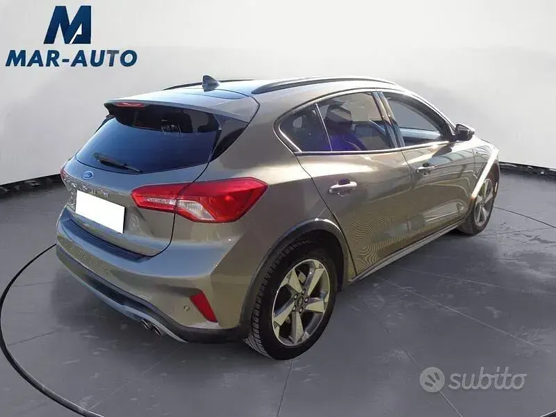 Usata Ford Focus Active 125 CV (91 kW) 2019 Bronzo Berlina