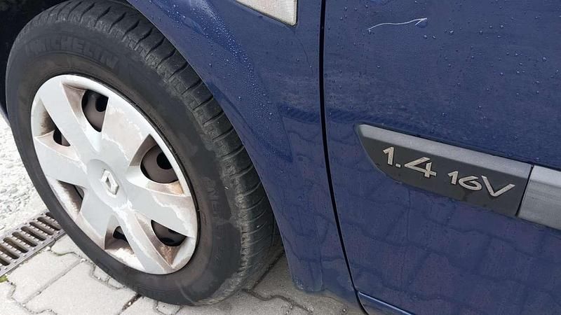 Usata 2003 Renault Mégane II | 2100 € - Immagine 1/4