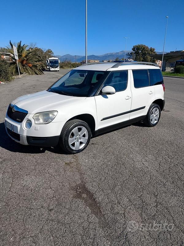 Usata Skoda Yeti Adventure 105 CV (77 kW) 2011 Bianco SUV