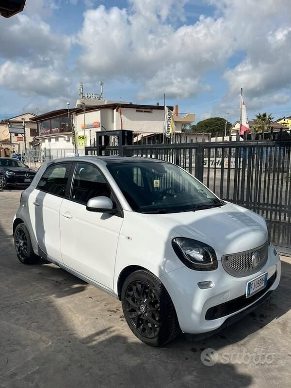 Usata Smart ForFour Passion 71 CV (52 kW) 2017 Bianco Utilitaria