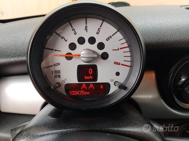 Usata Mini ONE 65 CV (47 kW) 2012 Beige Utilitaria