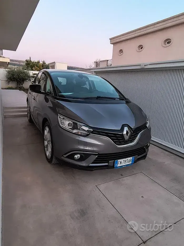 Usata Renault Scénic IV 110 CV (80 kW) 2018 Grigio Monovolume