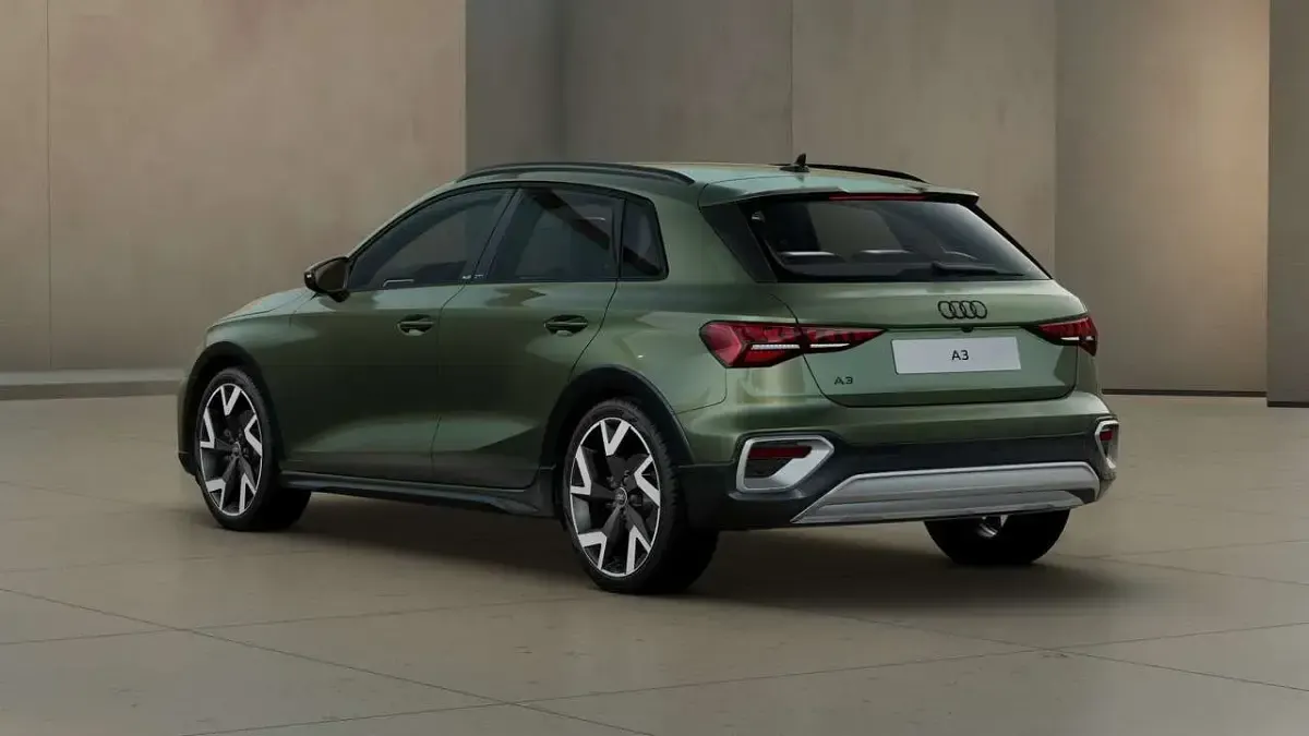 Nuova Audi A3 Business 150 CV (110 kW) 2025 Verde district metallizzato Berlina