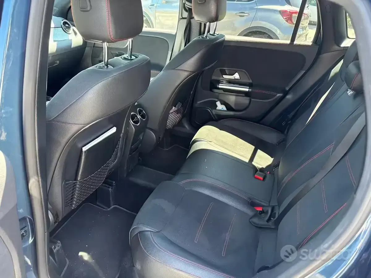 Usata Mercedes GLA200 AMG line 150 CV (110 kW) 2022 Blu SUV
