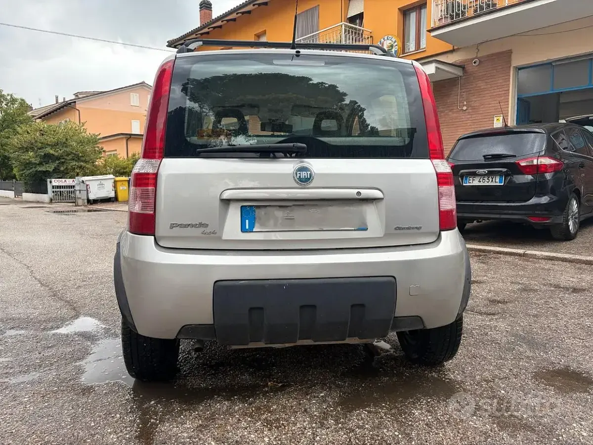 Usata Fiat Panda 4x4 Climbing 60 CV (44 kW) 2005 Nero Utilitaria