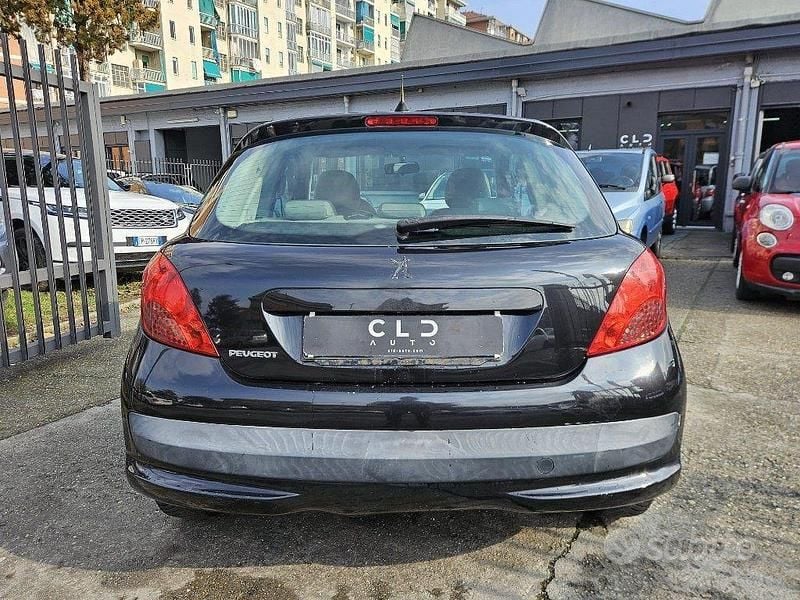 Usata Peugeot 207 70 CV (51 kW) 2006 Nero Utilitaria