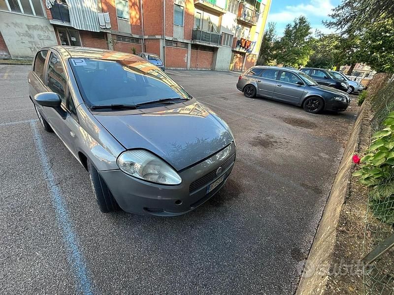 Usata Fiat Grande Punto 90 CV (66 kW) 2007 Grigio Utilitaria