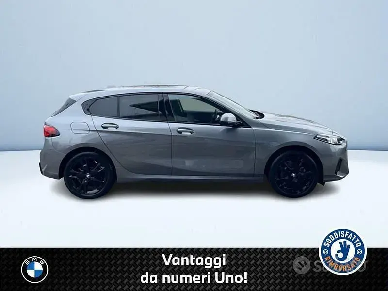Usata BMW 118 Comfort Edition 149 CV (109 kW) 2025 Grigio Utilitaria