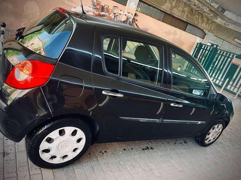 Usata Renault Clio II 68 CV (50 kW) 2008 Nero Berlina