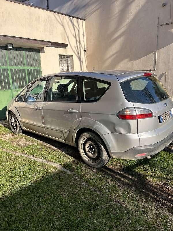 Usata Ford S-MAX Titanium 140 CV (102 kW) 2007 Monovolume