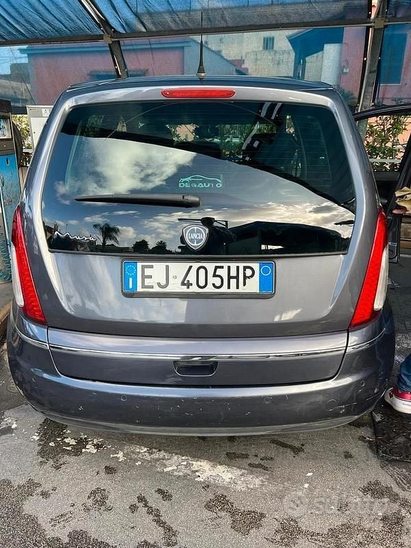 Usata Lancia Musa 77 CV (56 kW) 2012 Grigio Monovolume