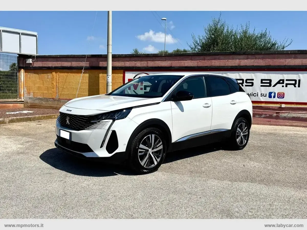 Usata Peugeot 3008 Allure 131 CV (96 kW) 2022 Bianco SUV