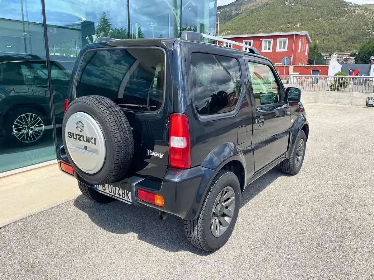 Usata Suzuki Jimny 86 CV (63 kW) 2015 Nero SUV