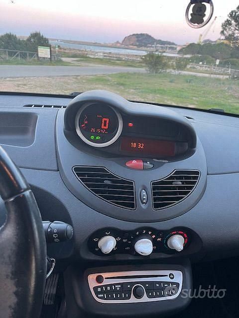 Usado Renault Twingo 75 HP (55 kW) 2011 Citadino