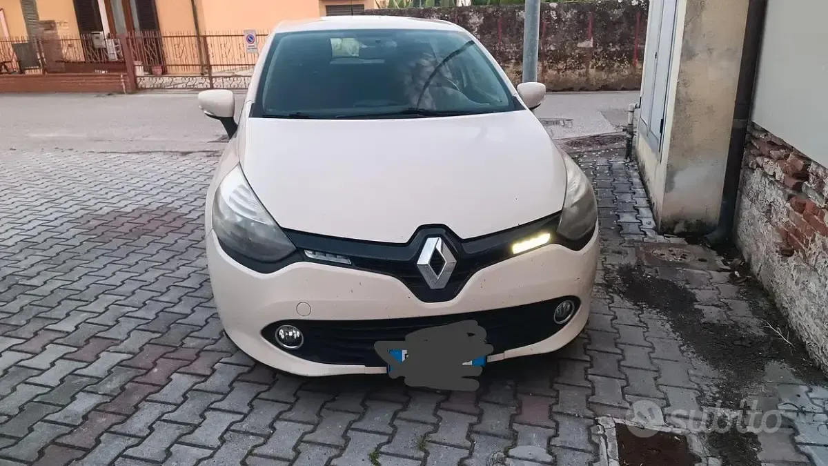 Usata Renault Clio IV Life 75 CV (55 kW) 2015 Bianco Berlina