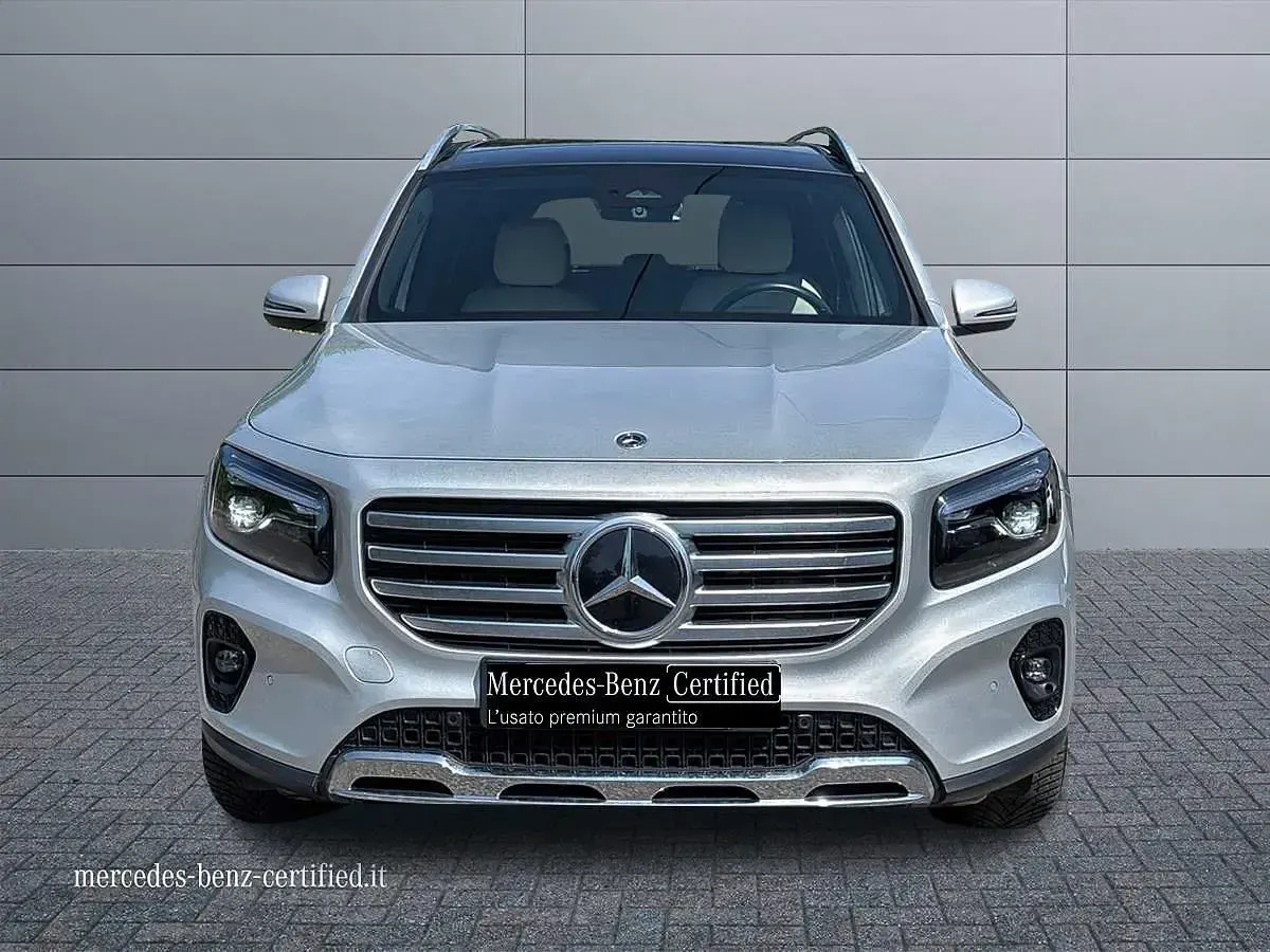 Usata Mercedes GLB200 Advanced Plus 150 CV (110 kW) 2024 Argento metallizzato SUV