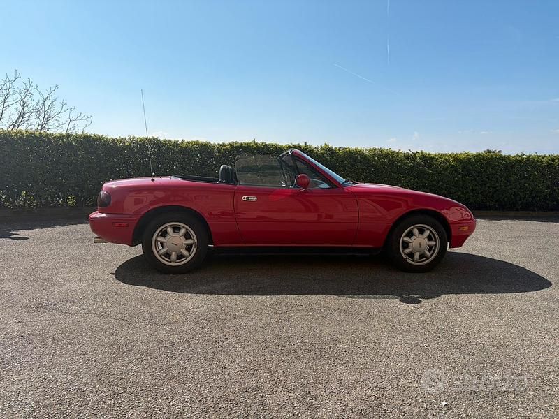 Usata Mazda MX5 116 CV (85 kW) 1990 Rosso Cabrio