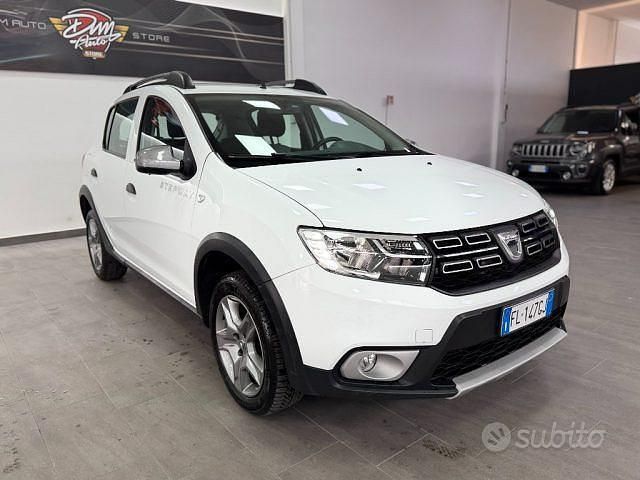 Usata Dacia Sandero Stepway 90 CV (66 kW) 2017 Bianco Berlina