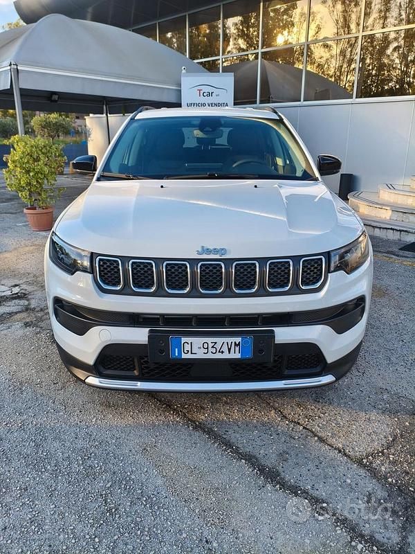 Bianco Usata 2022 Jeep Compass Limited SUV | 21.900 € (Buon prezzo) - Immagine 1/3