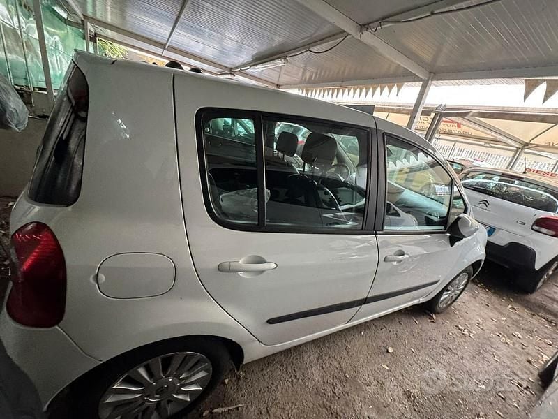 Usata Renault Modus 103 CV (75 kW) 2012 Bianco Monovolume