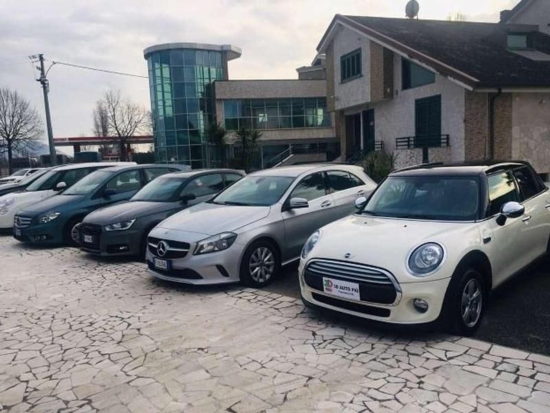 Usata Mini Cooper D Business 116 CV (85 kW) 2015 Beige Utilitaria