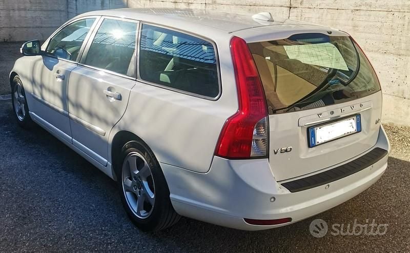Usata Volvo V50 Plus 114 CV (83 kW) 2011 Bianco Station wagon