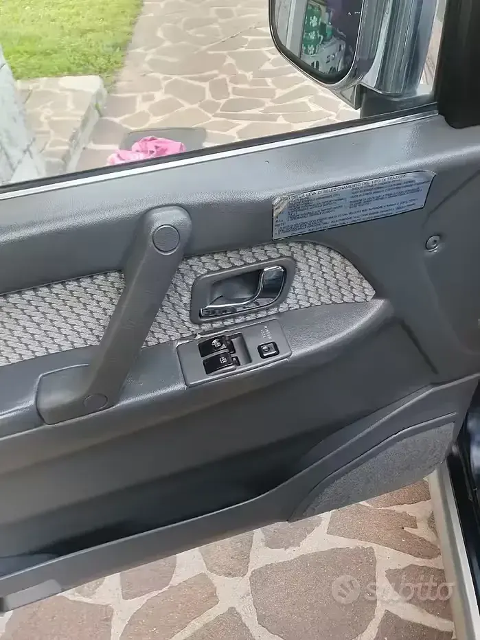 Usata Mitsubishi Pajero 100 CV (73 kW) 1997 SUV