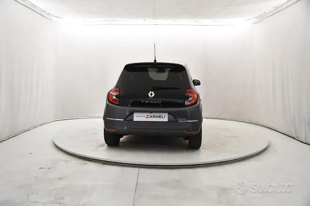 Usata Renault Twingo 30 kW (42 CV) 2023 Grigio Utilitaria