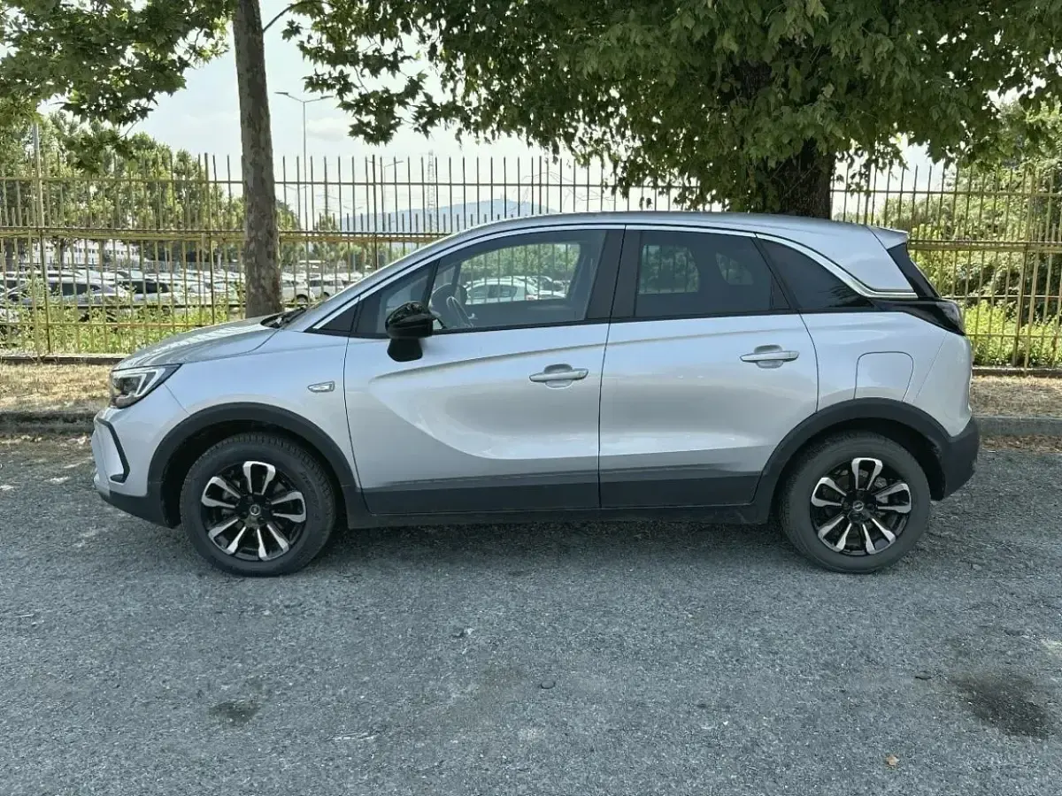 Usata Opel Crossland Elegance 110 CV (80 kW) 2023 Grigio SUV