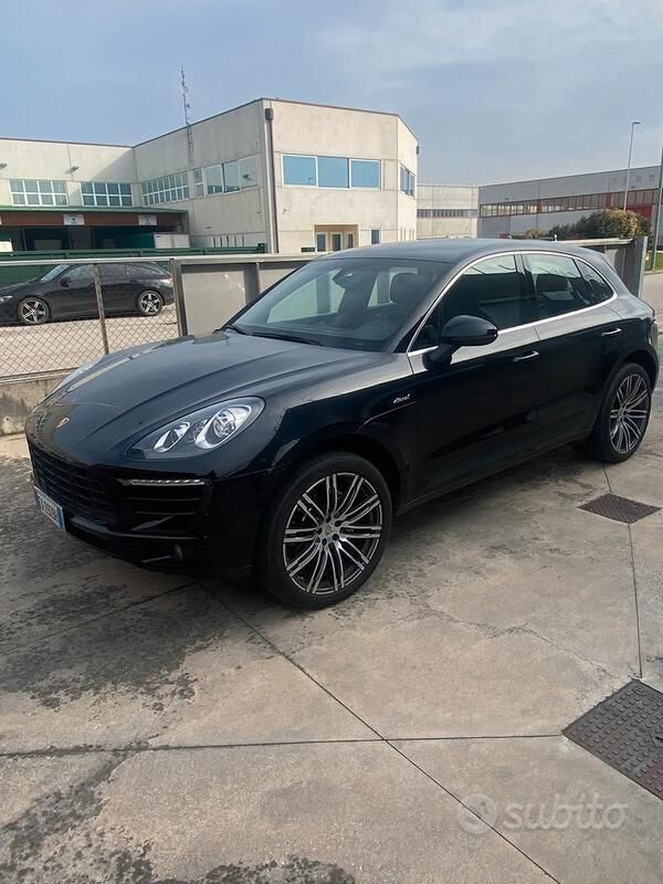 Nero Usata 2014 Porsche Macan S SUV | 28.000 € (Buon prezzo) - Immagine 1/4