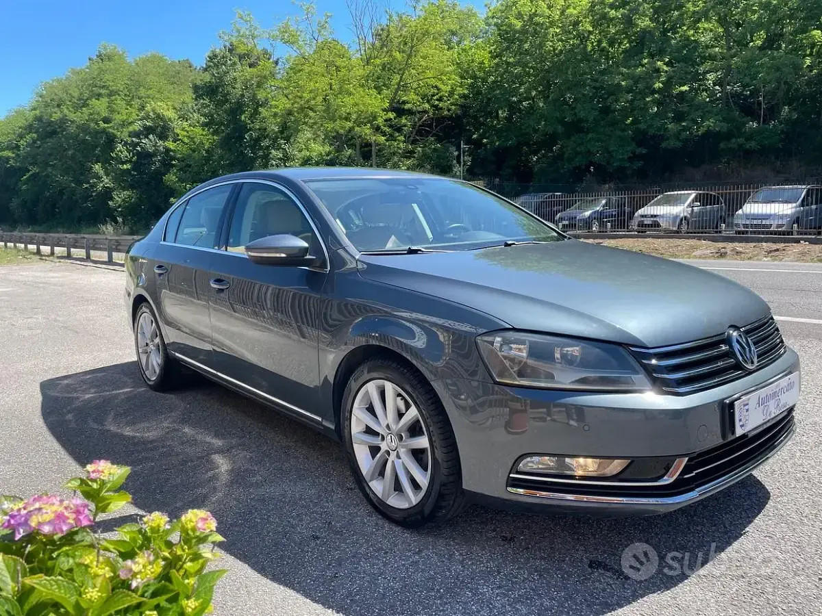 Usata VW Passat Highline 140 CV (102 kW) 2011 Grigio Berlina