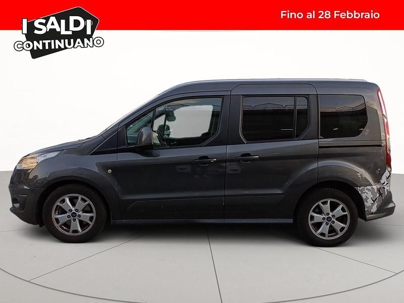 Usata Ford Tourneo Titanium 120 CV (88 kW) 2017 Grigio metallizzato scuro