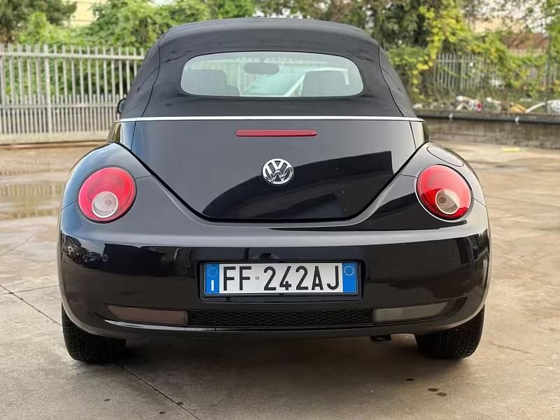 Usata VW New Beetle 101 CV (74 kW) 2010 Nero Utilitaria