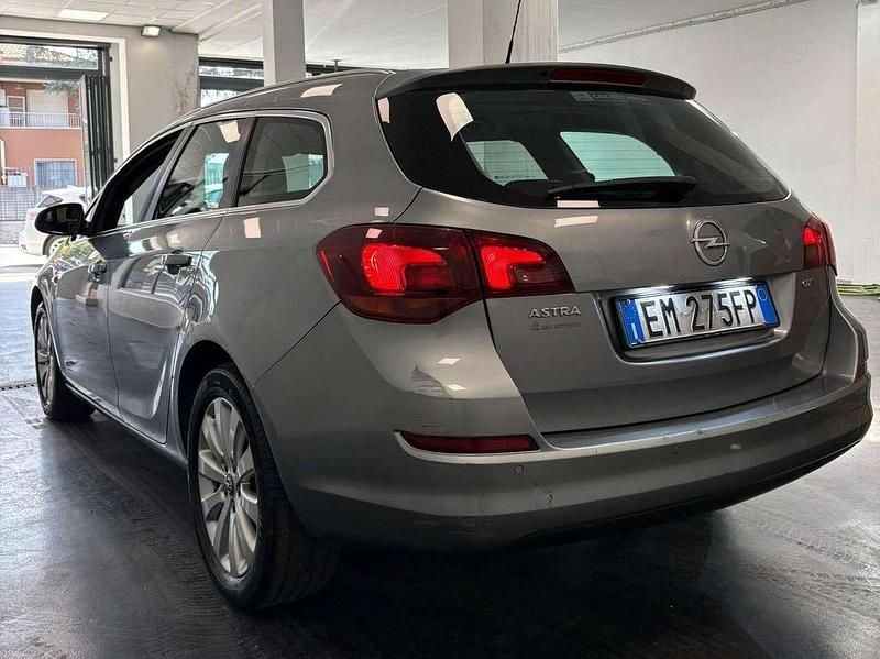 Usata Opel Astra Cosmo 125 CV (91 kW) 2012 Grigio Station wagon
