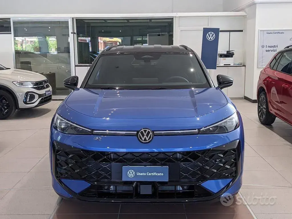 Nuova VW T-Roc R-line 150 CV (110 kW) 2025 Nero SUV